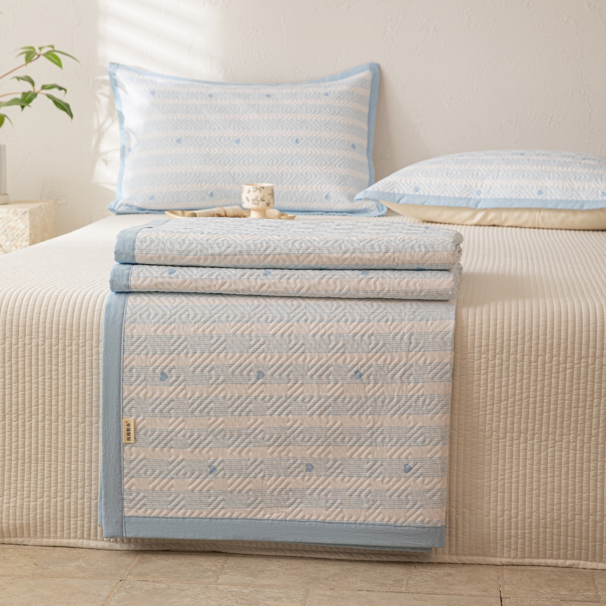 91家纺网 家纺一手货源 找家纺 雅萱家纺 2026春夏新款全棉老粗布床盖 床盖单件 床盖-爱心蓝