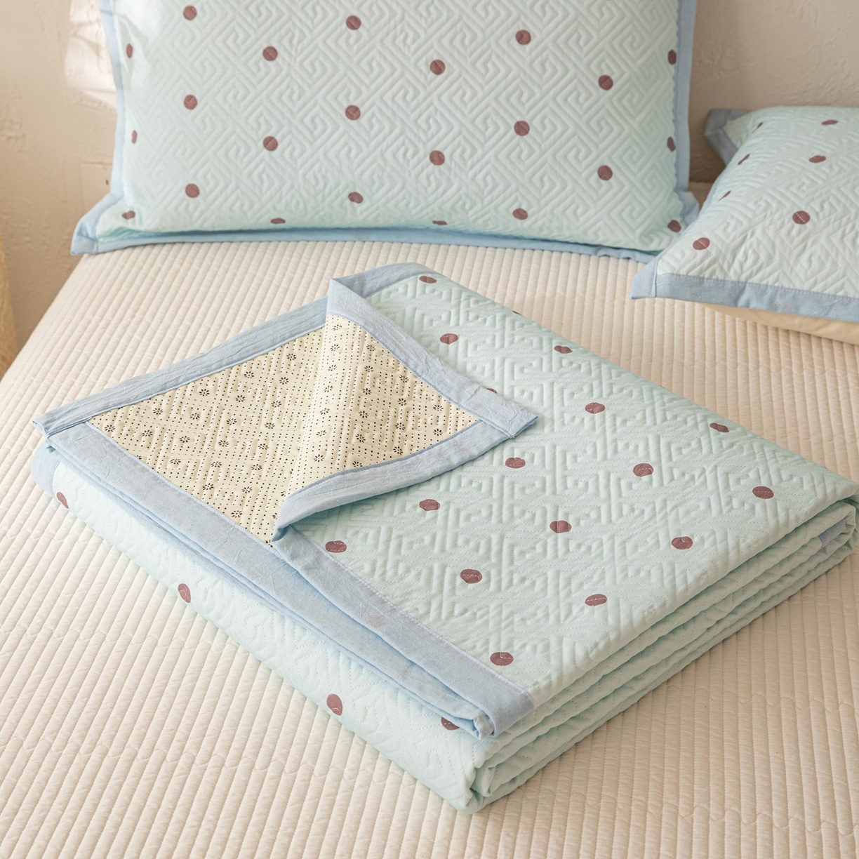 91家纺网 家纺一手货源 找家纺 雅萱家纺 2026春夏新款全棉老粗布床盖 床盖单件 床盖-波点蓝