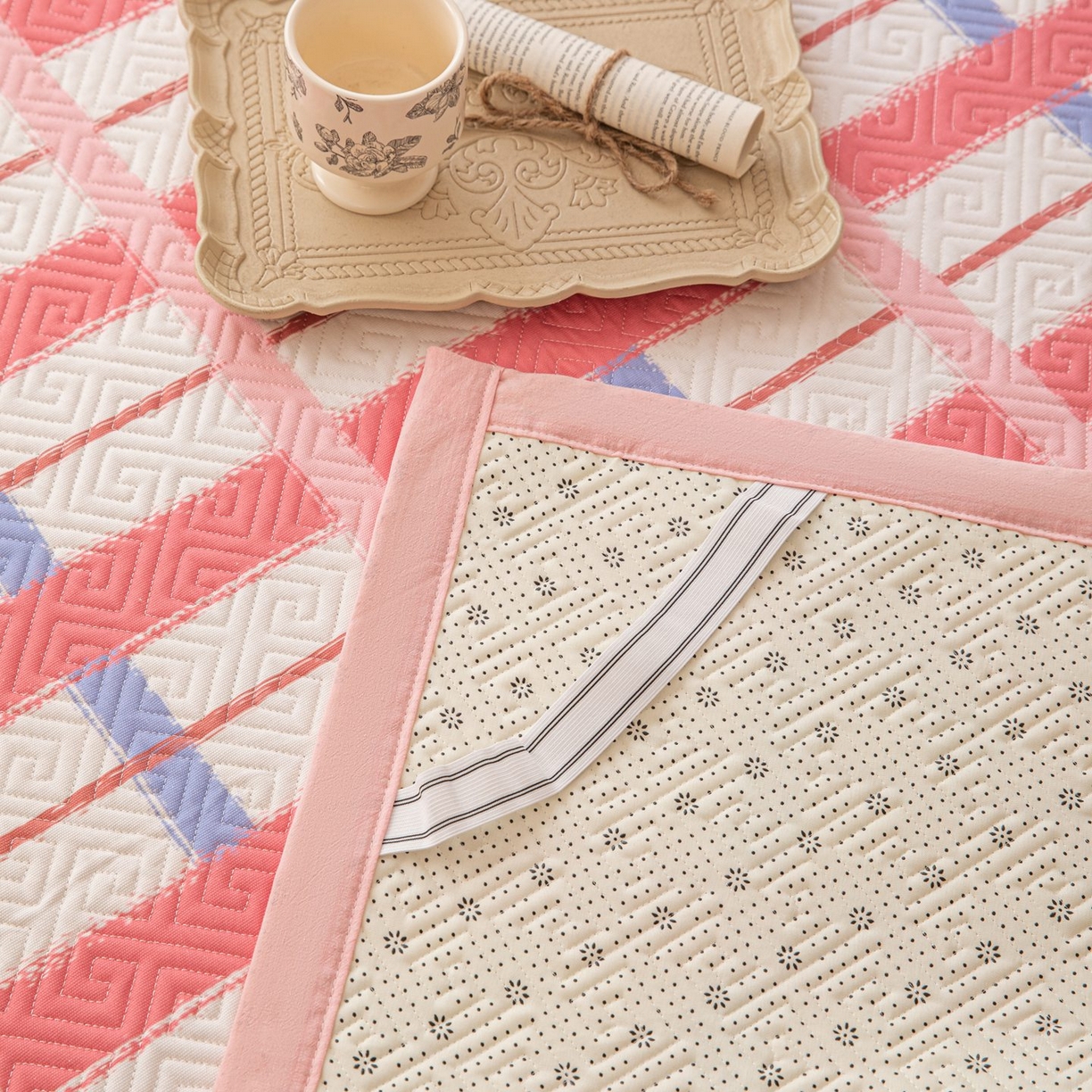 91家纺网 家纺一手货源 找家纺 雅萱家纺 2026春夏新款全棉老粗布软席凉席席子 软席-格红