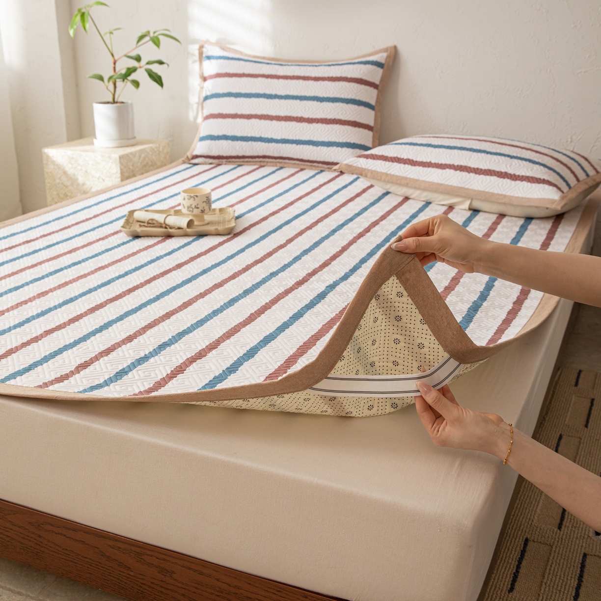 91家纺网 家纺一手货源 找家纺 雅萱家纺 2026春夏新款全棉老粗布软席凉席席子 软席-条纹咖