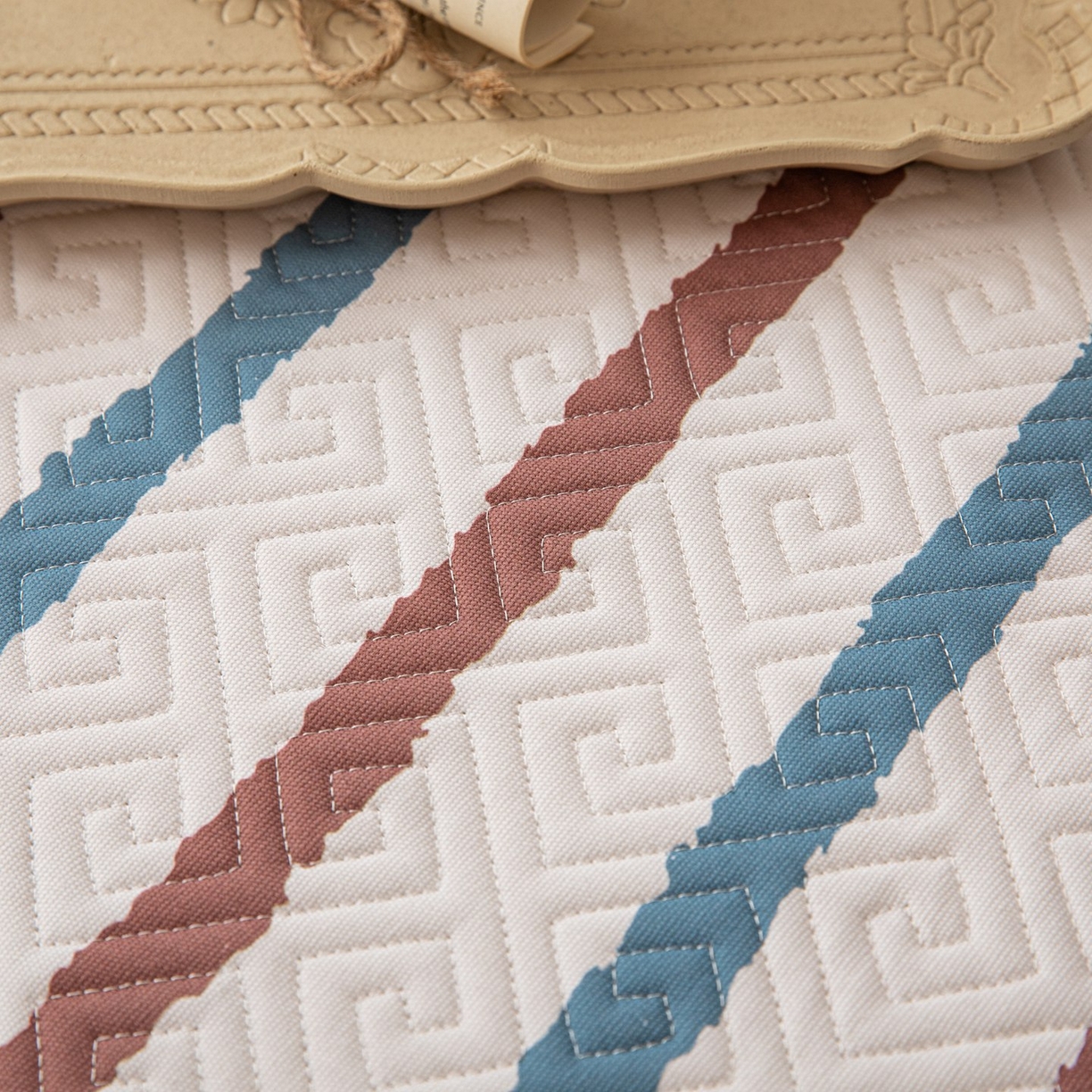 91家纺网 家纺一手货源 找家纺 雅萱家纺 2026春夏新款全棉老粗布软席凉席席子 软席-条纹咖