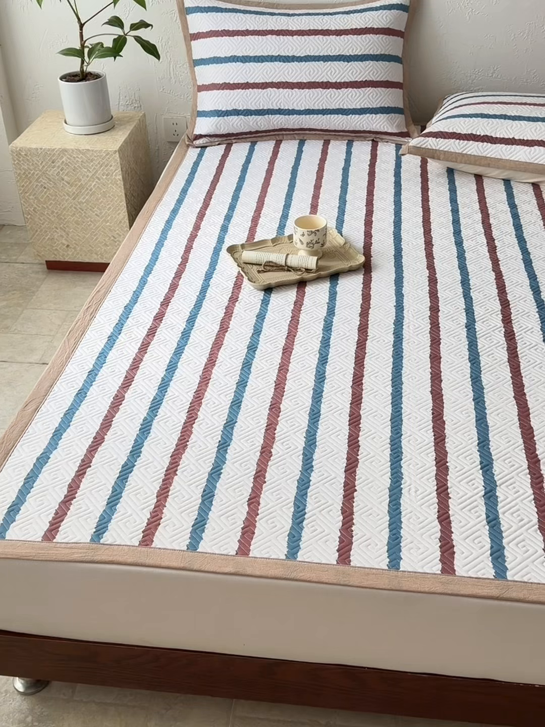 91家纺网 家纺一手货源 找家纺 雅萱家纺 2026春夏新款全棉老粗布软席凉席席子 软席-条纹咖