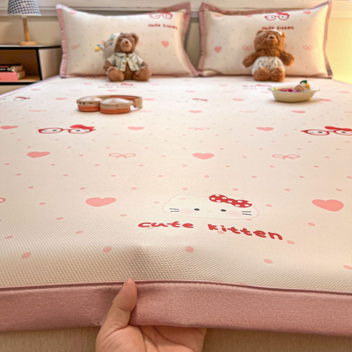 91家纺网 家纺一手货源 找家纺 女子家纺 2026新款费尔岛风冰丝凉席 甜心凯蒂