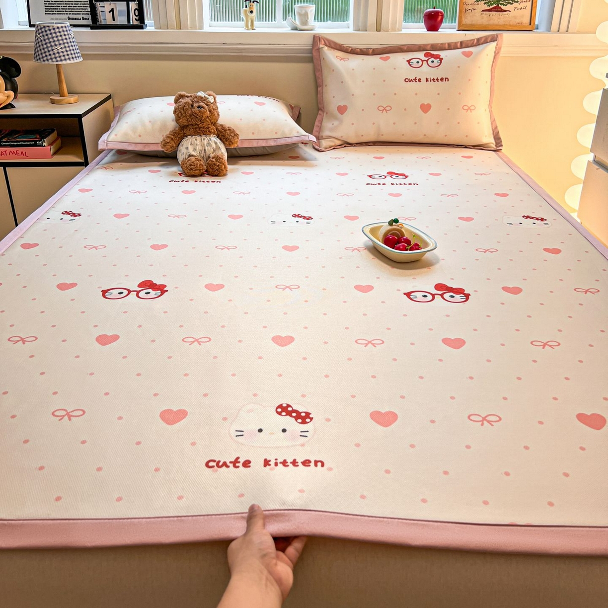 91家纺网 家纺一手货源 找家纺 女子家纺 2026新款费尔岛风冰丝凉席 甜心凯蒂