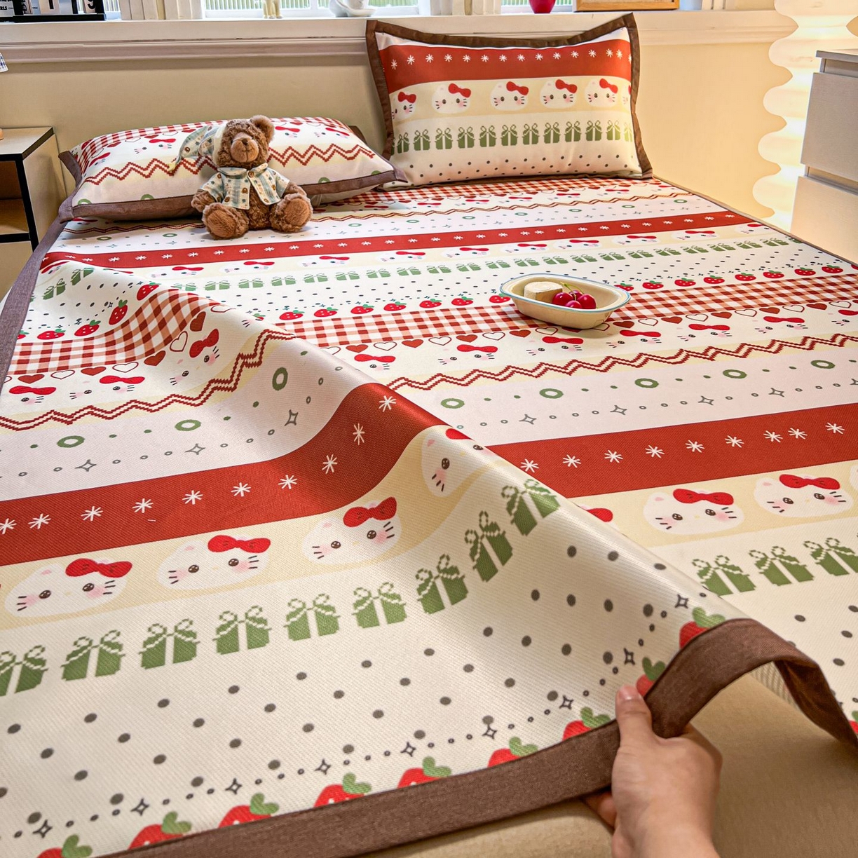 91家纺网 家纺一手货源 找家纺 女子家纺 2026新款费尔岛风冰丝凉席 红调猫咪