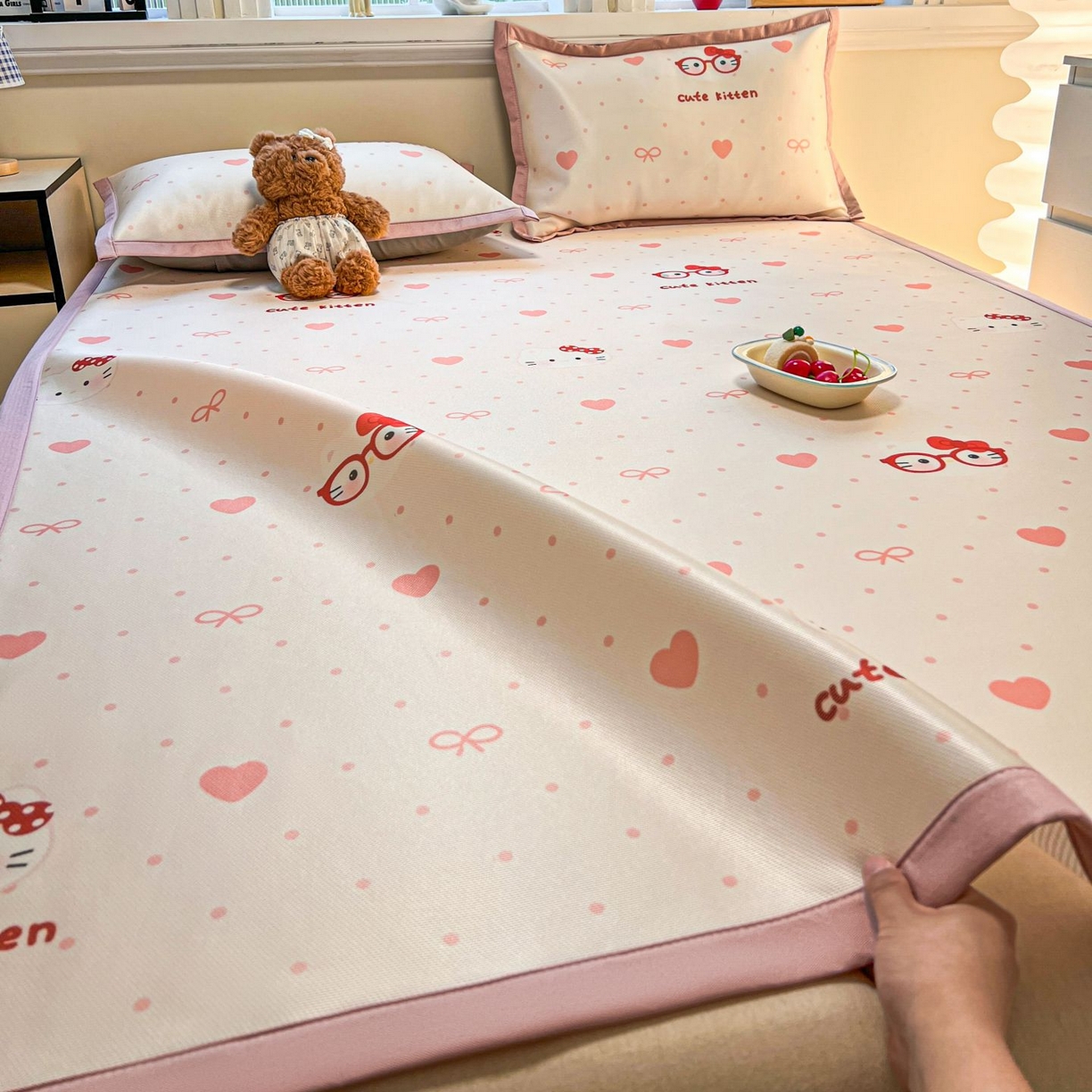 91家纺网 家纺一手货源 找家纺 女子家纺 2026新款费尔岛风冰丝凉席 甜心凯蒂