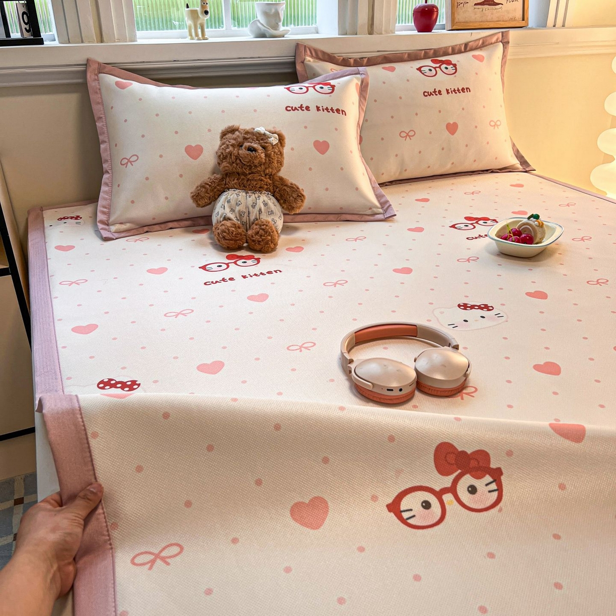 91家纺网 家纺一手货源 找家纺 女子家纺 2026新款费尔岛风冰丝凉席 甜心凯蒂