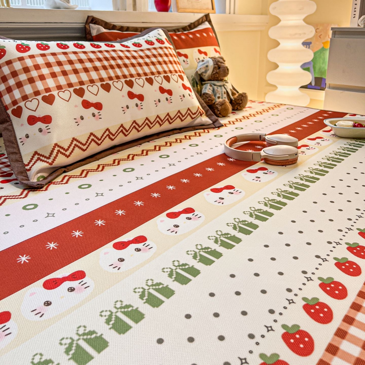 91家纺网 家纺一手货源 找家纺 女子家纺 2026新款费尔岛风冰丝凉席 红调猫咪