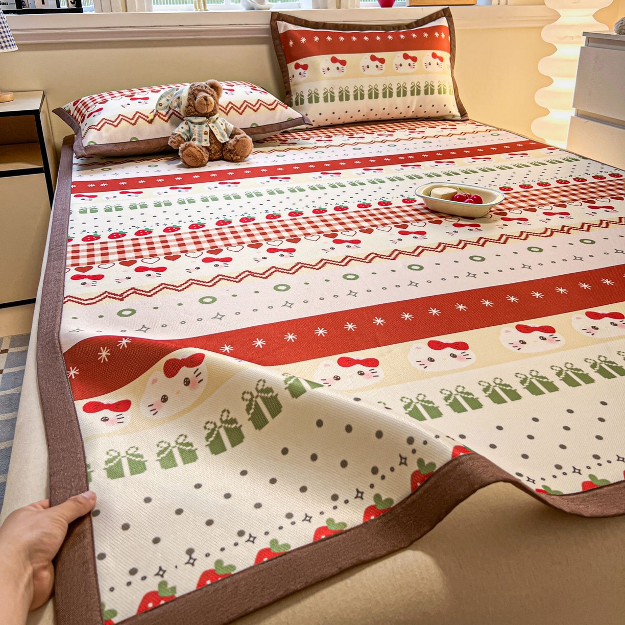 91家纺网 家纺一手货源 找家纺 女子家纺 2026新款费尔岛风冰丝凉席 红调猫咪