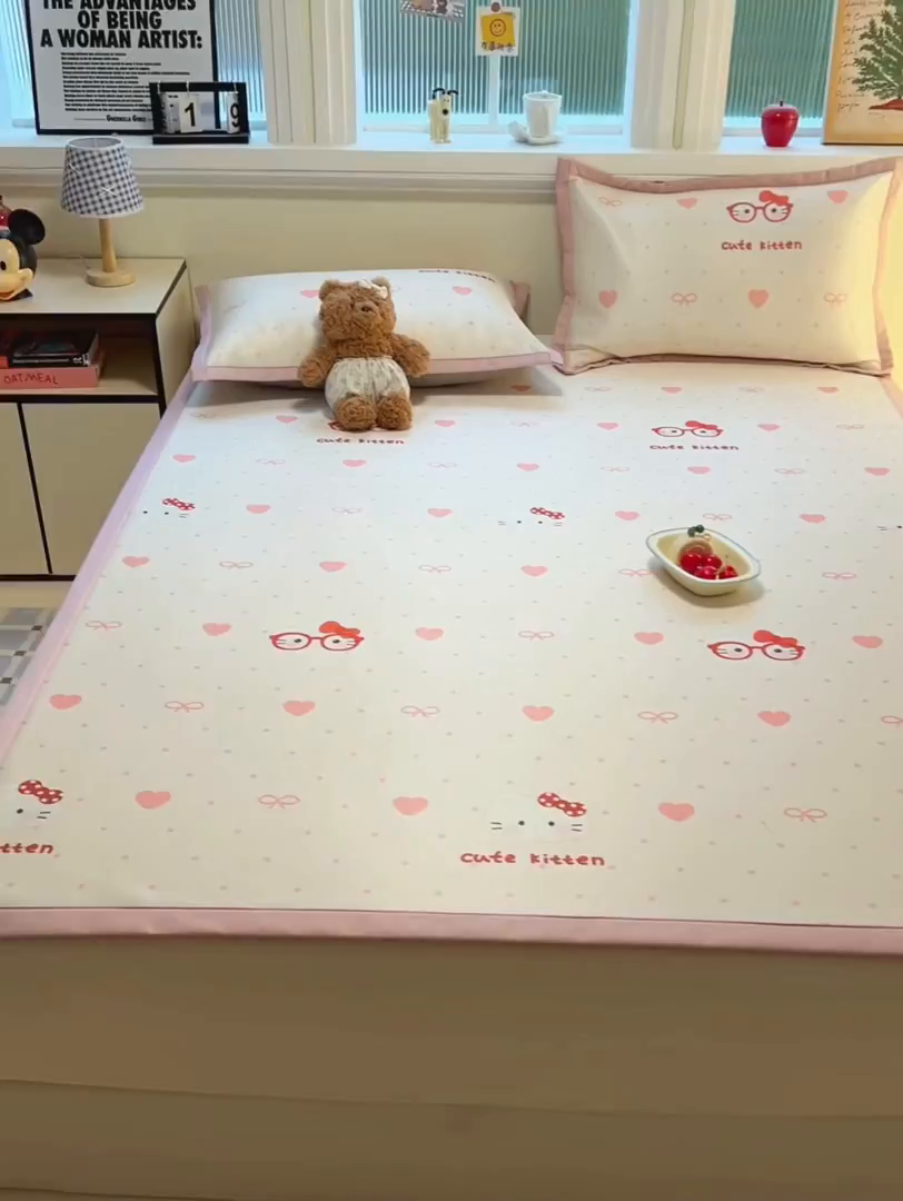 91家纺网 家纺一手货源 找家纺 女子家纺 2026新款费尔岛风冰丝凉席 甜心凯蒂