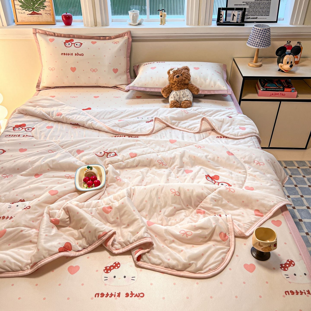 91家纺网 家纺一手货源 找家纺 女子家纺 2026新款费尔岛风冰丝凉席夏被套件系列 甜心凯蒂