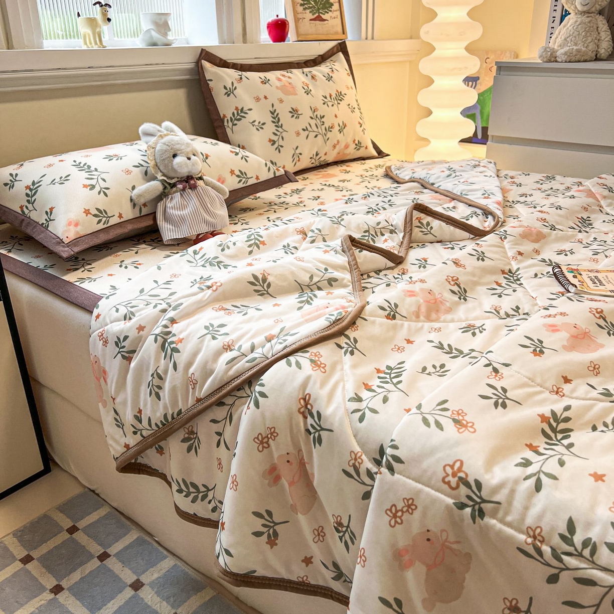 91家纺网 家纺一手货源 找家纺 女子家纺 2026新款费尔岛风冰丝凉席夏被套件系列 叶叶兔眠