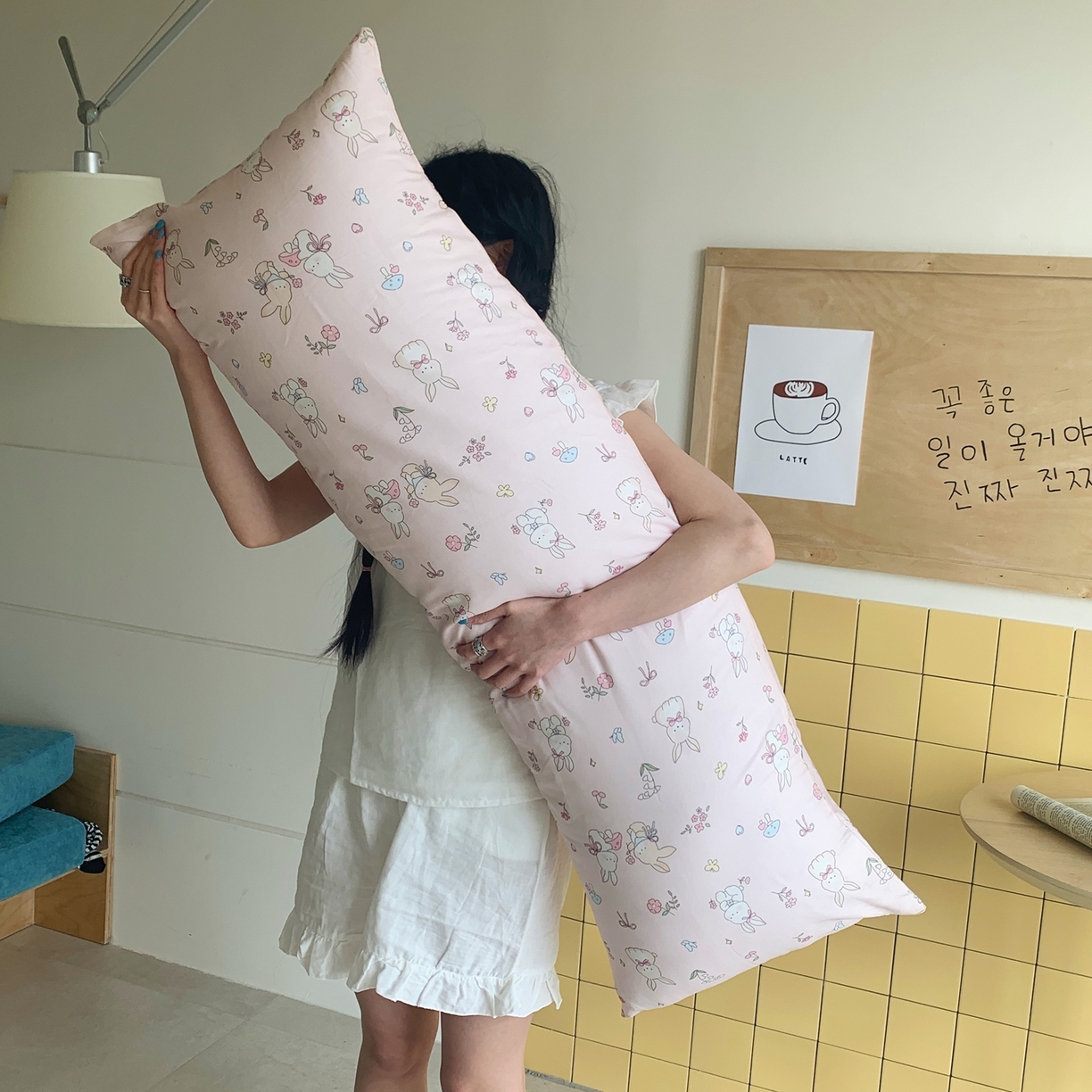 91家纺网 家纺一手货源 找家纺 桃喜 2026新款全棉巨无霸长抱枕 全棉长抱枕-碎花小兔