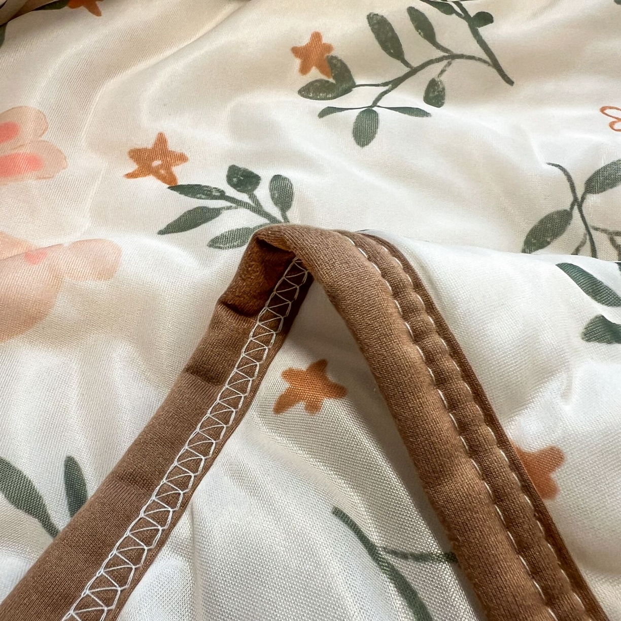 91家纺网 家纺一手货源 找家纺 女子家纺 2026新款费尔岛风冰丝凉席夏被套件系列 叶叶兔眠