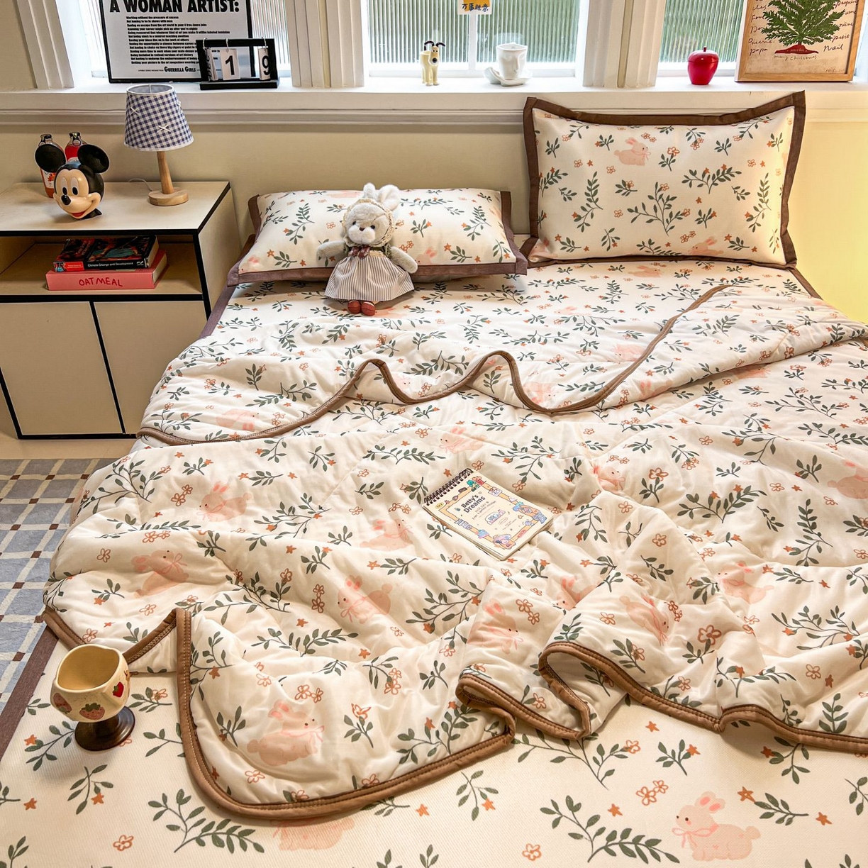 91家纺网 家纺一手货源 找家纺 女子家纺 2026新款费尔岛风冰丝凉席夏被套件系列 叶叶兔眠