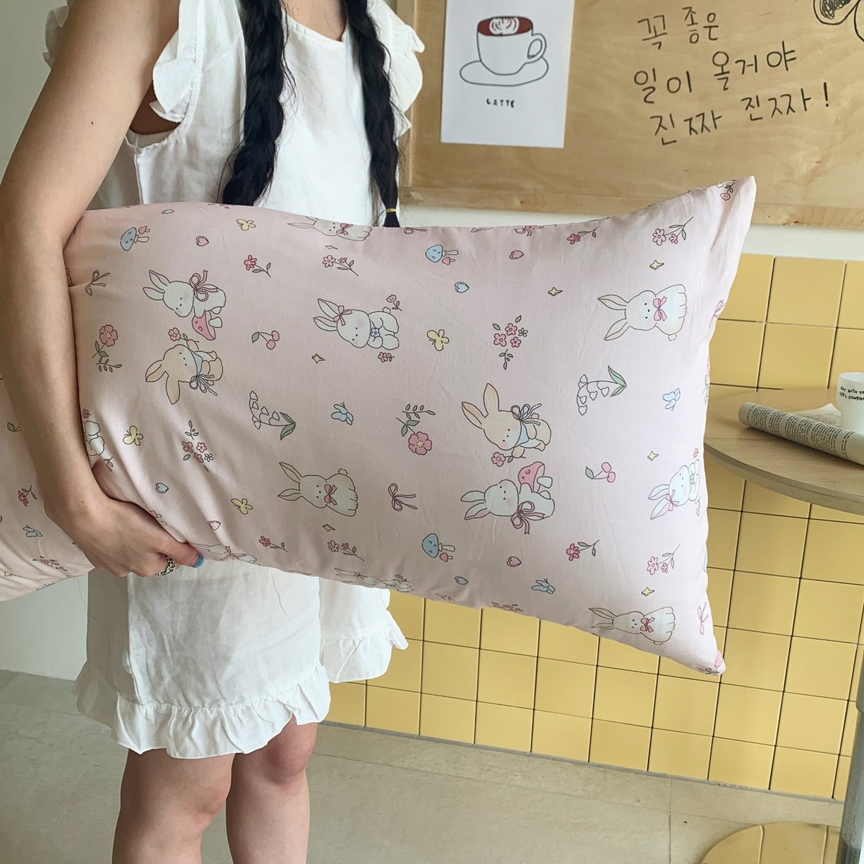 91家纺网 家纺一手货源 找家纺 桃喜 2026新款全棉巨无霸长抱枕 全棉长抱枕-碎花小兔