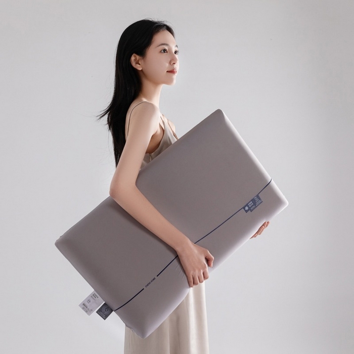91家纺网 家纺一手货源 找家纺 锦鲤枕芯 2026新款磨毛面料三合一亲肤舒适记忆枕面包枕 枕头枕芯 面包枕-灰色