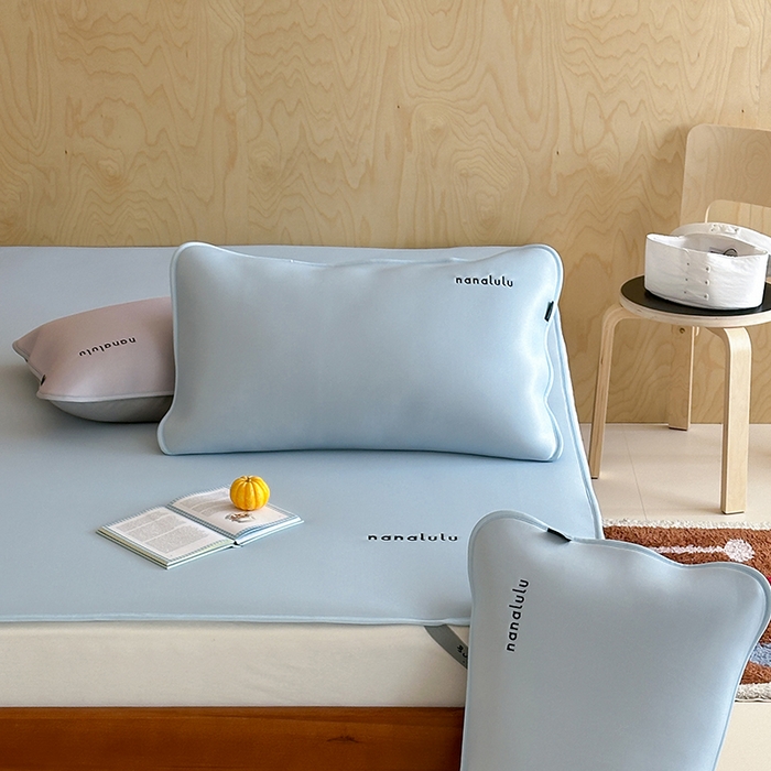 91家纺网 家纺一手货源 找家纺 JUICY 橘滋家纺 2026新款CoolAir沁氧冰感软凉席·纯色刺绣 平席款-沁氧冰川-天空蓝