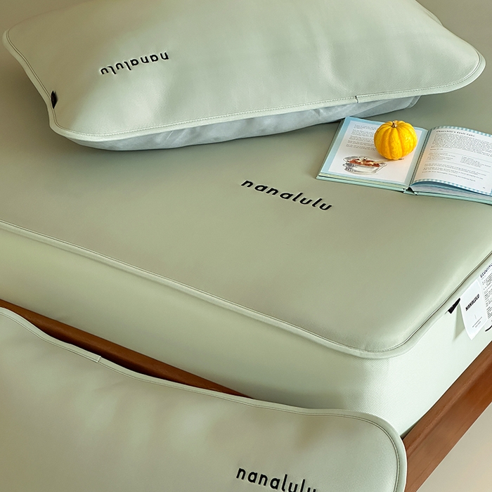 91家纺网 家纺一手货源 找家纺 JUICY 橘滋家纺 2026新款CoolAir沁氧冰感软凉席·纯色刺绣 床笠款-沁氧冰川-冷杉绿