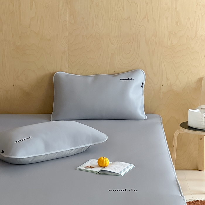 91家纺网 家纺一手货源 找家纺 JUICY 橘滋家纺 2026新款CoolAir沁氧冰感软凉席·纯色刺绣 平席款-沁氧冰川-月影灰