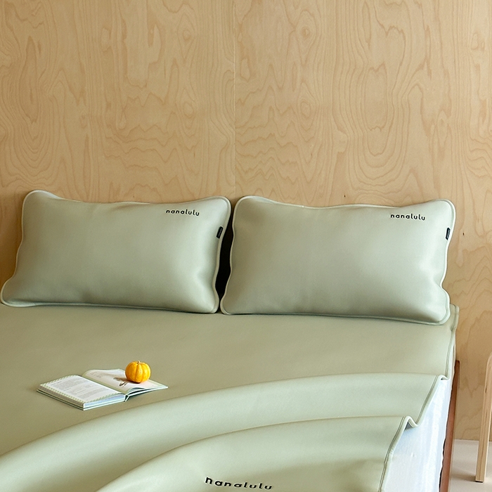 91家纺网 家纺一手货源 找家纺 JUICY 橘滋家纺 2026新款CoolAir沁氧冰感软凉席·纯色刺绣 平席款-沁氧冰川-冷杉绿