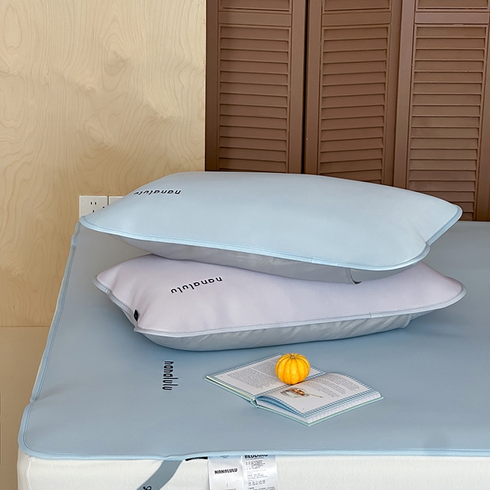 91家纺网 家纺一手货源 找家纺 JUICY 橘滋家纺 2026新款CoolAir沁氧冰感软凉席·纯色刺绣 平席款-沁氧冰川-天空蓝