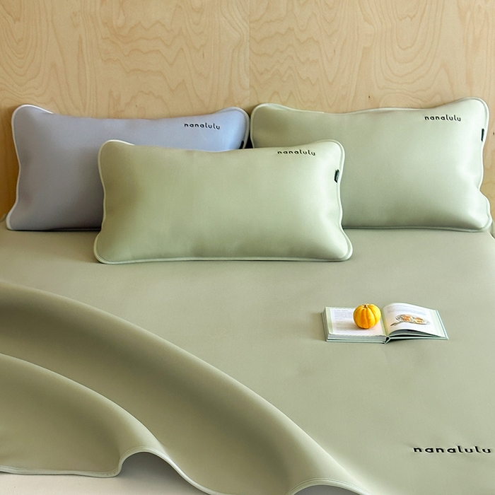 91家纺网 家纺一手货源 找家纺 JUICY 橘滋家纺 2026新款CoolAir沁氧冰感软凉席·纯色刺绣 平席款-沁氧冰川-冷杉绿