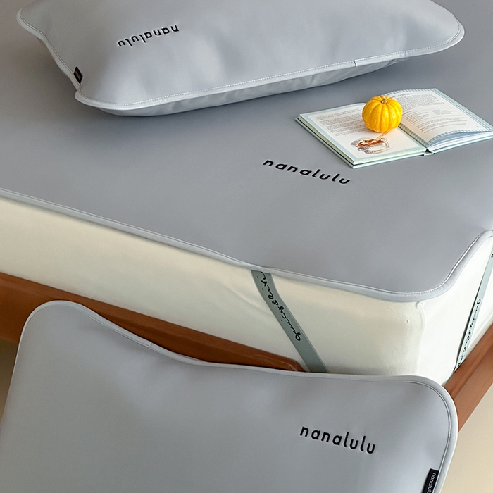 91家纺网 家纺一手货源 找家纺 JUICY 橘滋家纺 2026新款CoolAir沁氧冰感软凉席·纯色刺绣 平席款-沁氧冰川-月影灰