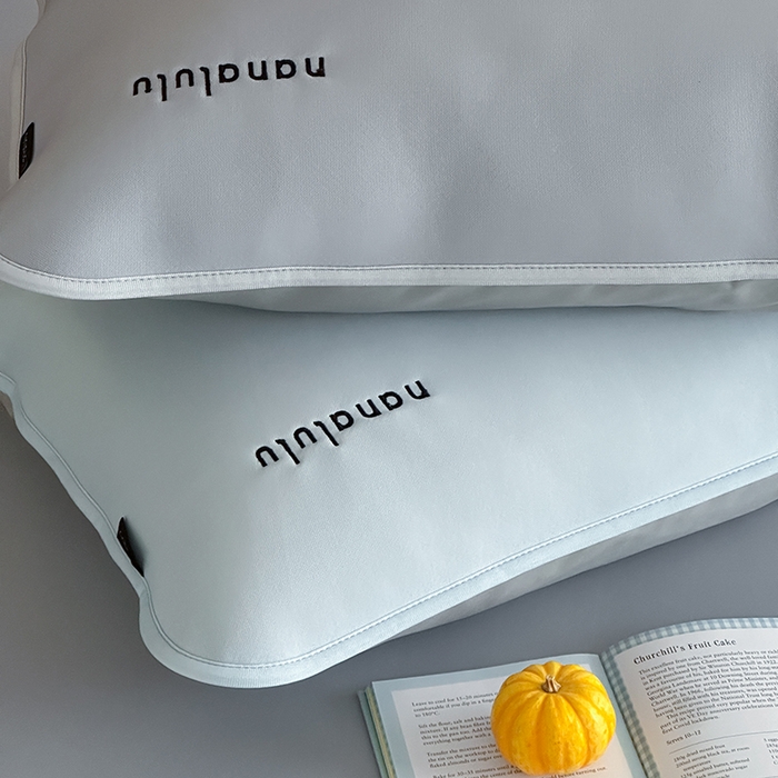 91家纺网 家纺一手货源 找家纺 JUICY 橘滋家纺 2026新款CoolAir沁氧冰感软凉席·纯色刺绣 平席款-沁氧冰川-月影灰