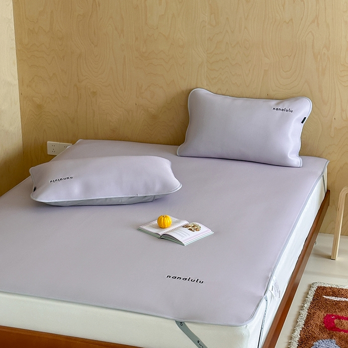 91家纺网 家纺一手货源 找家纺 JUICY 橘滋家纺 2026新款CoolAir沁氧冰感软凉席·纯色刺绣 平席款-沁氧冰川-雾霭紫