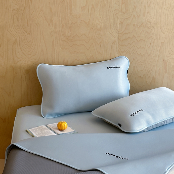 91家纺网 家纺一手货源 找家纺 JUICY 橘滋家纺 2026新款CoolAir沁氧冰感软凉席·纯色刺绣 平席款-沁氧冰川-天空蓝