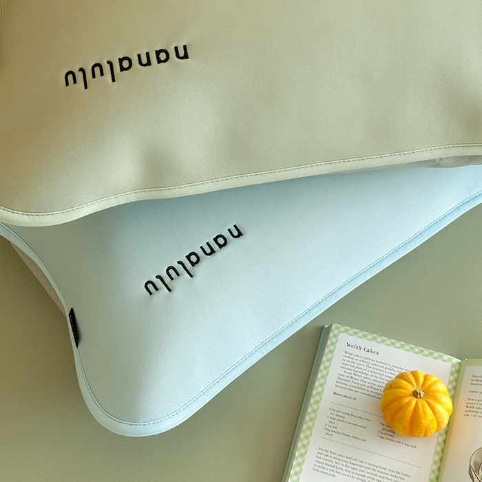 91家纺网 家纺一手货源 找家纺 JUICY 橘滋家纺 2026新款CoolAir沁氧冰感软凉席·纯色刺绣 平席款-沁氧冰川-冷杉绿