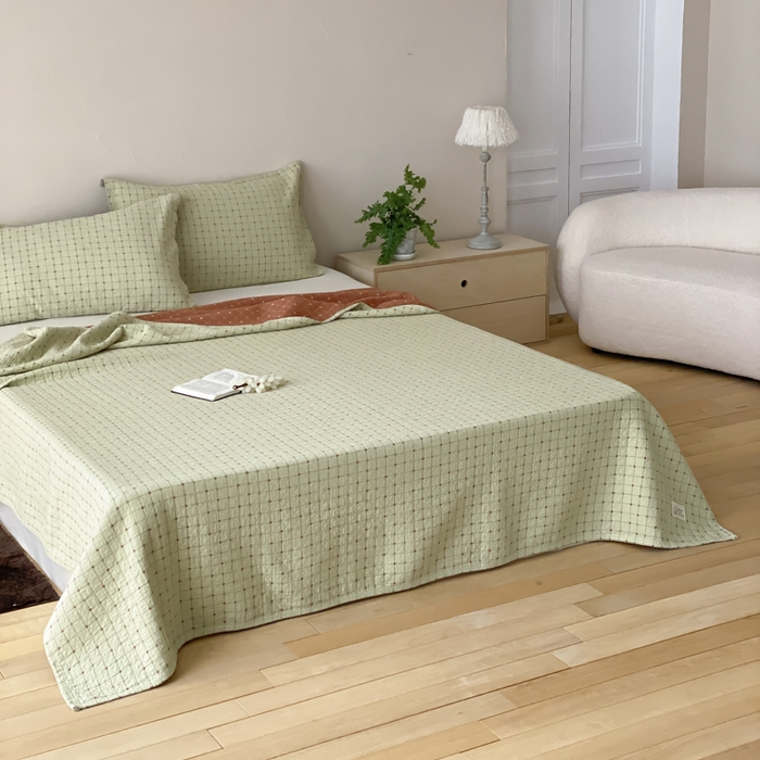 91家纺网 家纺一手货源 找家纺 麻依 2026新款安心棉床盖三件全棉四层纱布床单 小米格-绿