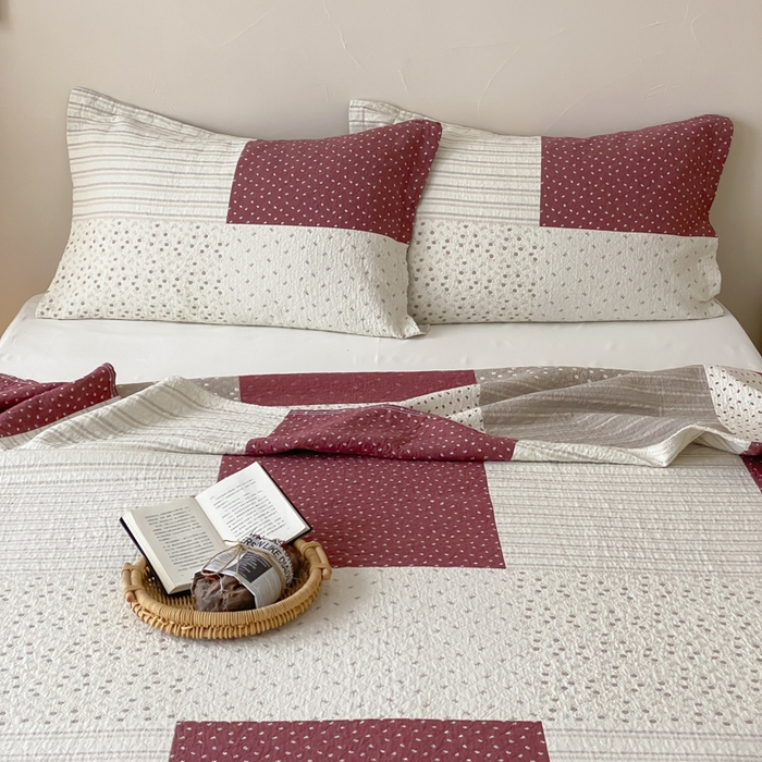 91家纺网 家纺一手货源 找家纺 麻依 2026新款安心棉床盖三件全棉四层纱布床单 加州阳光-红