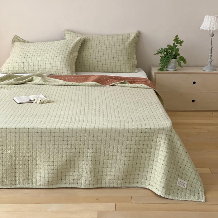 91家纺网 家纺一手货源 找家纺 麻依 2026新款安心棉床盖三件全棉四层纱布床单 小米格-绿