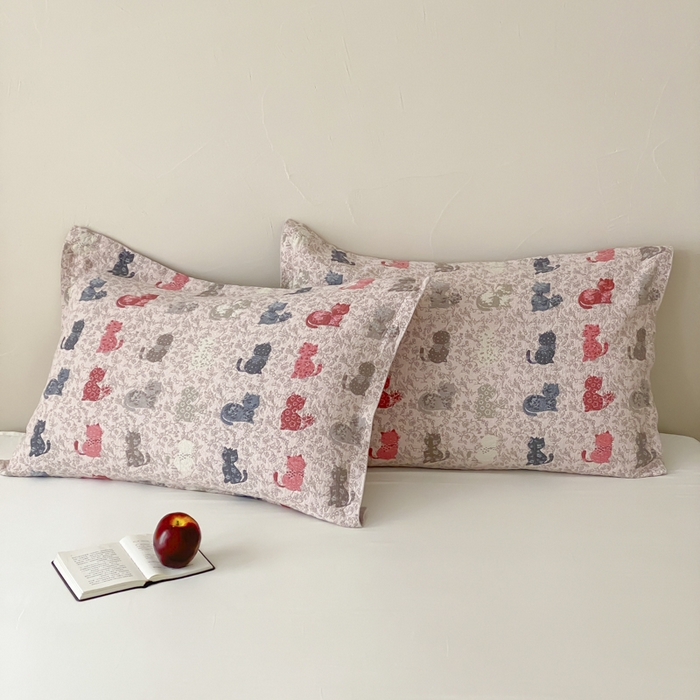 91家纺网 家纺一手货源 找家纺 麻依 2026新款安心棉床盖三件全棉四层纱布床单 花仙猫咪-粉