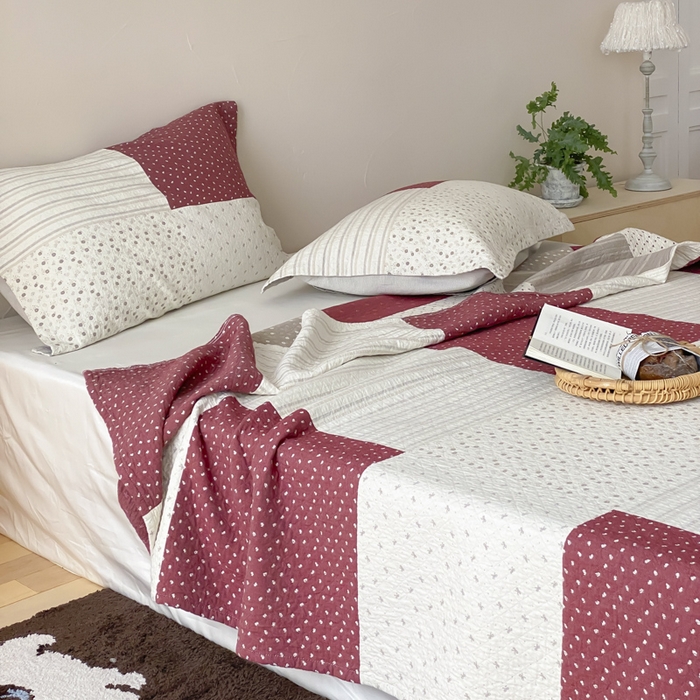 91家纺网 家纺一手货源 找家纺 麻依 2026新款安心棉床盖三件全棉四层纱布床单 加州阳光-红