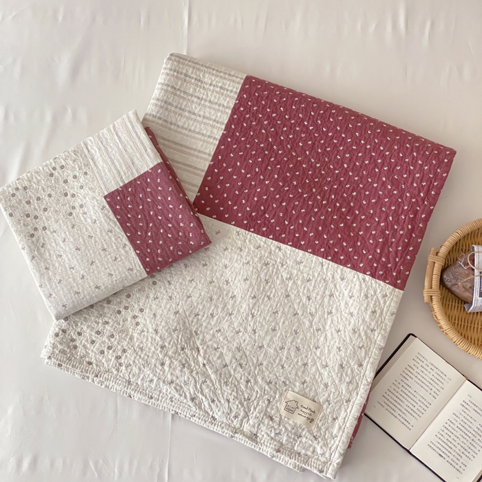 91家纺网 家纺一手货源 找家纺 麻依 2026新款安心棉床盖三件全棉四层纱布床单 加州阳光-红