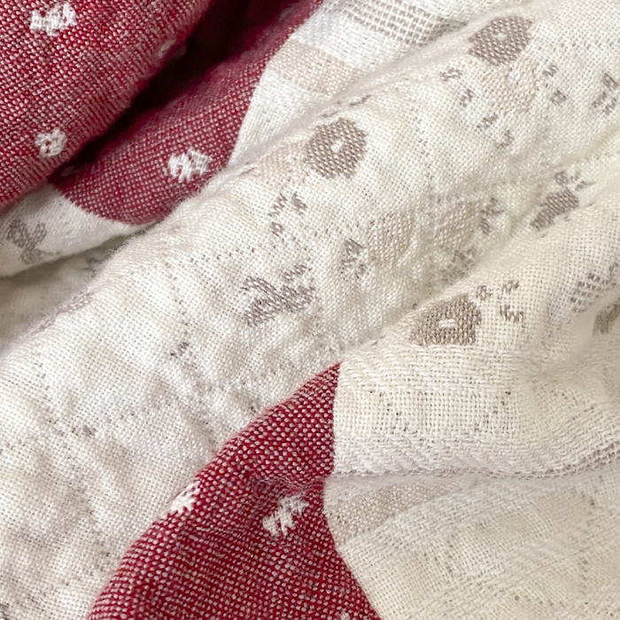 91家纺网 家纺一手货源 找家纺 麻依 2026新款安心棉床盖三件全棉四层纱布床单 加州阳光-红