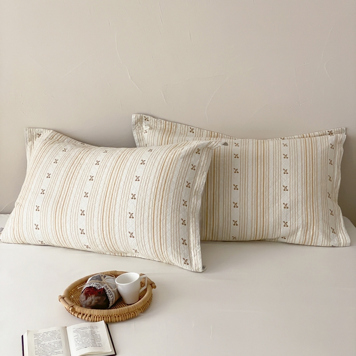 91家纺网 家纺一手货源 找家纺 麻依 2026新款安心棉床盖三件全棉四层纱布床单 条条樱桃-黄