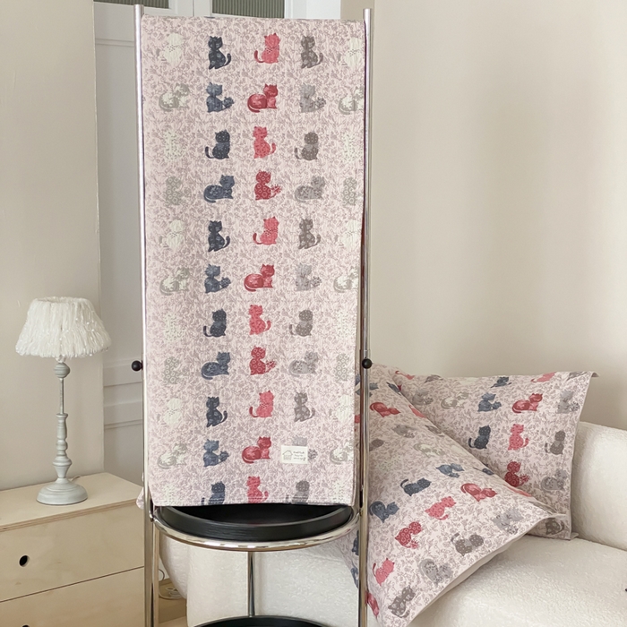 91家纺网 家纺一手货源 找家纺 麻依 2026新款安心棉床盖三件全棉四层纱布床单 花仙猫咪-粉