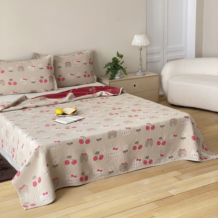 91家纺网 家纺一手货源 找家纺 麻依 2026新款安心棉床盖三件全棉四层纱布床单 樱桃KT-米色