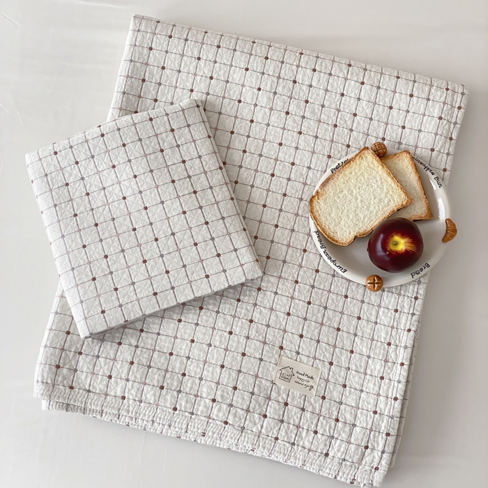 91家纺网 家纺一手货源 找家纺 麻依 2026新款安心棉床盖三件全棉四层纱布床单 小米格-白色