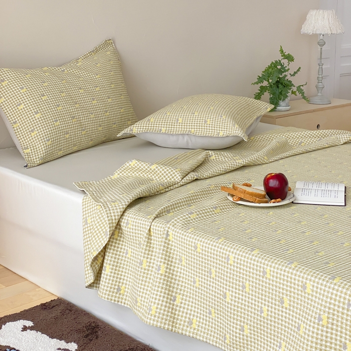 91家纺网 家纺一手货源 找家纺 麻依 2026新款安心棉床盖三件全棉四层纱布床单 小香樱桃-黄