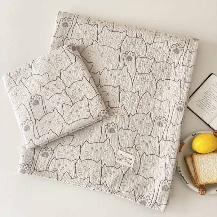 91家纺网 家纺一手货源 找家纺 麻依 2026新款安心棉床盖三件全棉四层纱布床单 线条猫咪-米