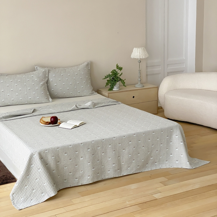 91家纺网 家纺一手货源 找家纺 麻依 2026新款安心棉床盖三件全棉四层纱布床单 小香樱桃-蓝