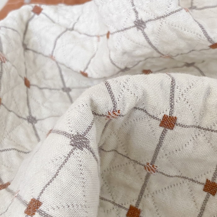 91家纺网 家纺一手货源 找家纺 麻依 2026新款安心棉床盖三件全棉四层纱布床单 小米格-白色