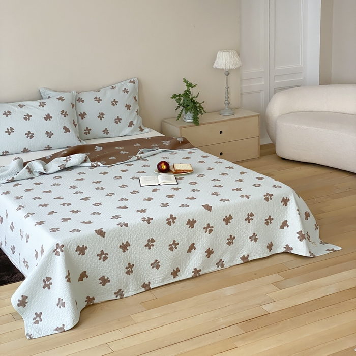 91家纺网 家纺一手货源 找家纺 麻依 2026新款安心棉床盖三件全棉四层纱布床单 松饼小熊-蓝