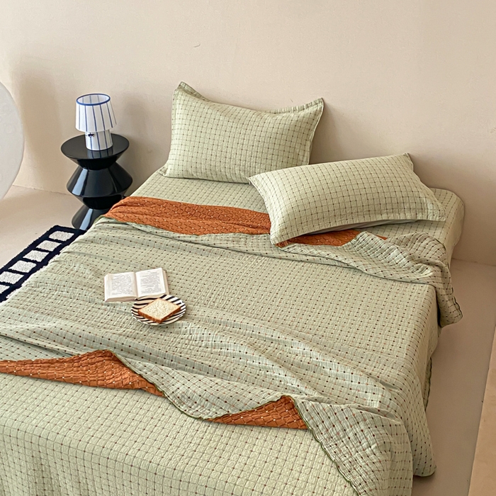 91家纺网 家纺一手货源 找家纺 麻依 2026新款安心棉纱布夏被四层纱布被子 小米格-绿