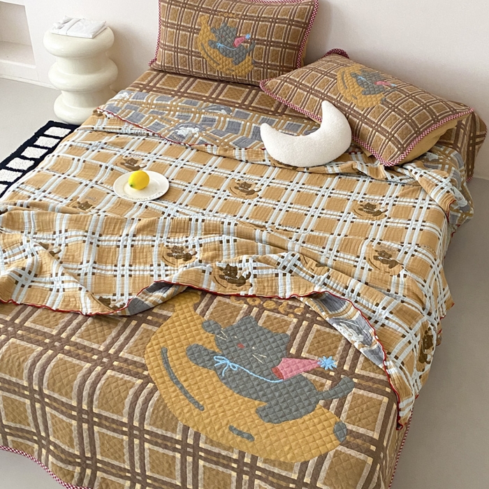 91家纺网 家纺一手货源 找家纺 麻依 2026新款软萌夏被全棉四层纱布 香蕉小猫